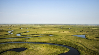 Okavango - rieka snov (1/4)