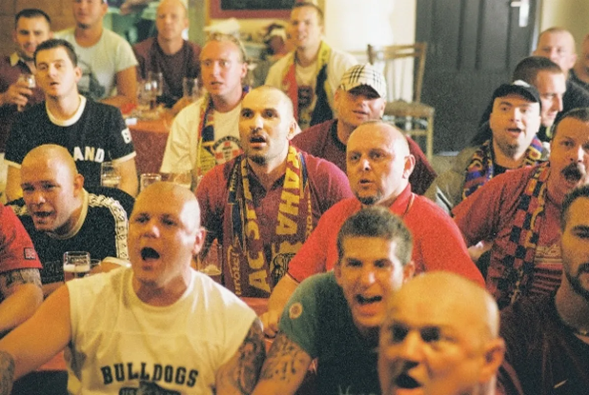 Horem pádem, 2004 - fotogaléria