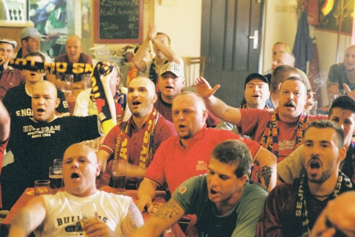 Horem pádem, 2004 - fotogaléria