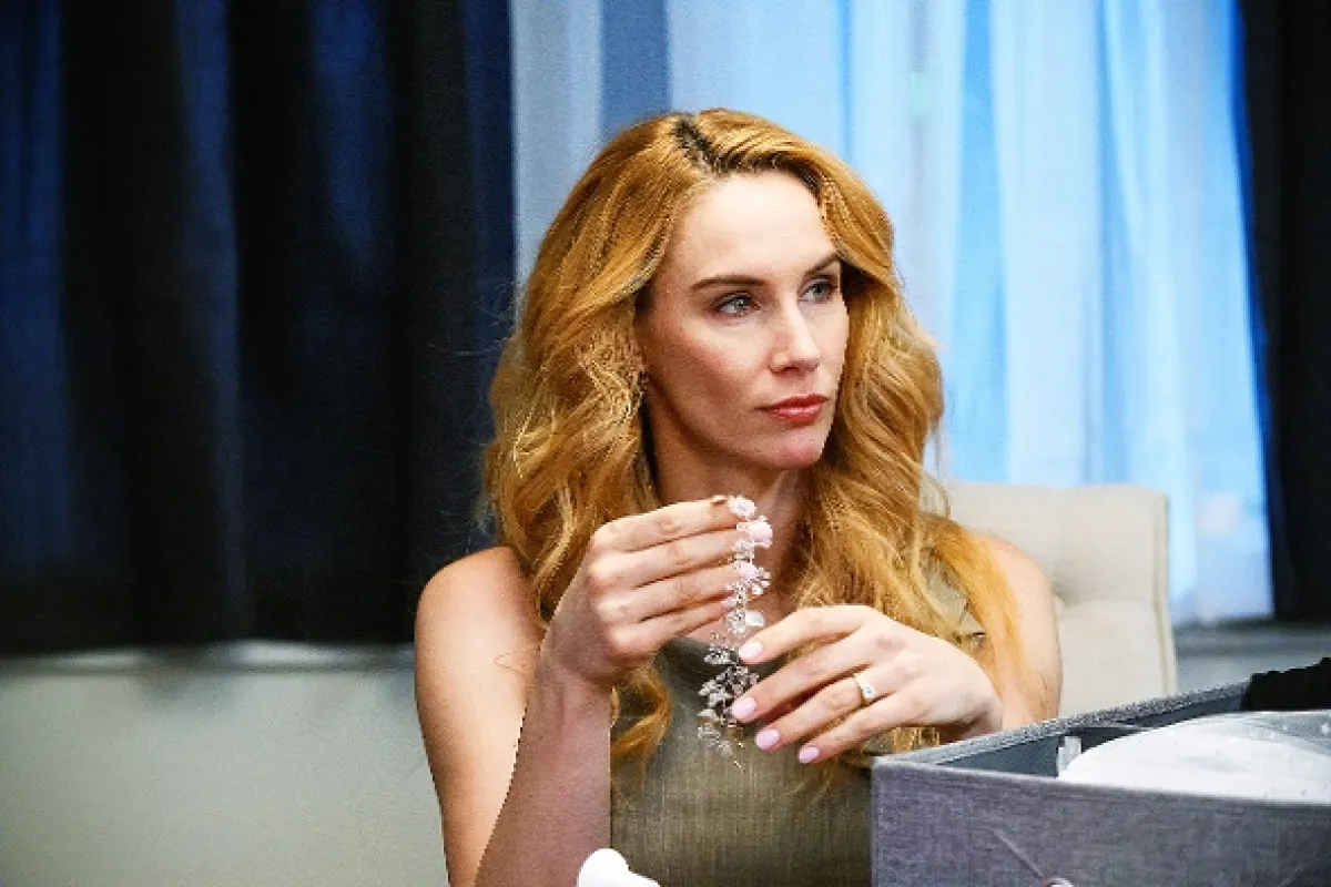Stín nevěry (The Affair Conspiracy), 2023 - fotogaléria