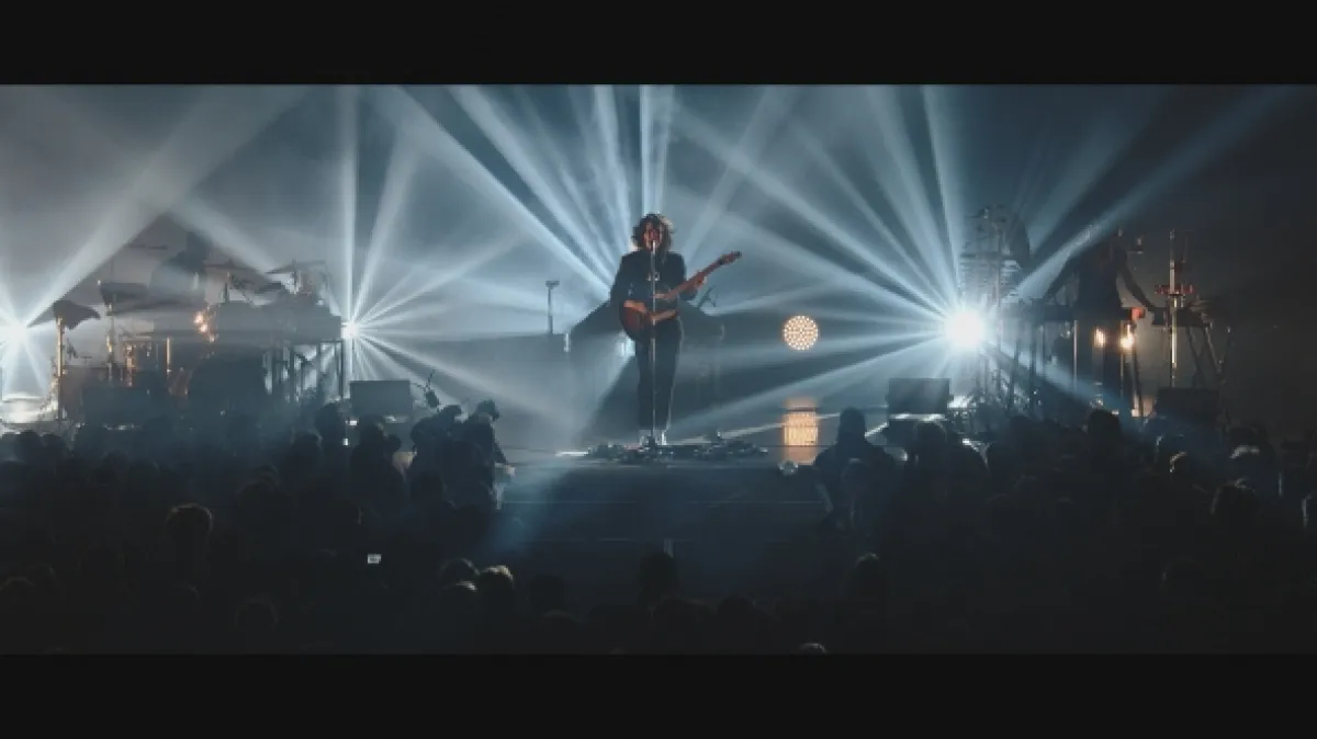 Anna Calvi: Pařížský koncert - fotogaléria