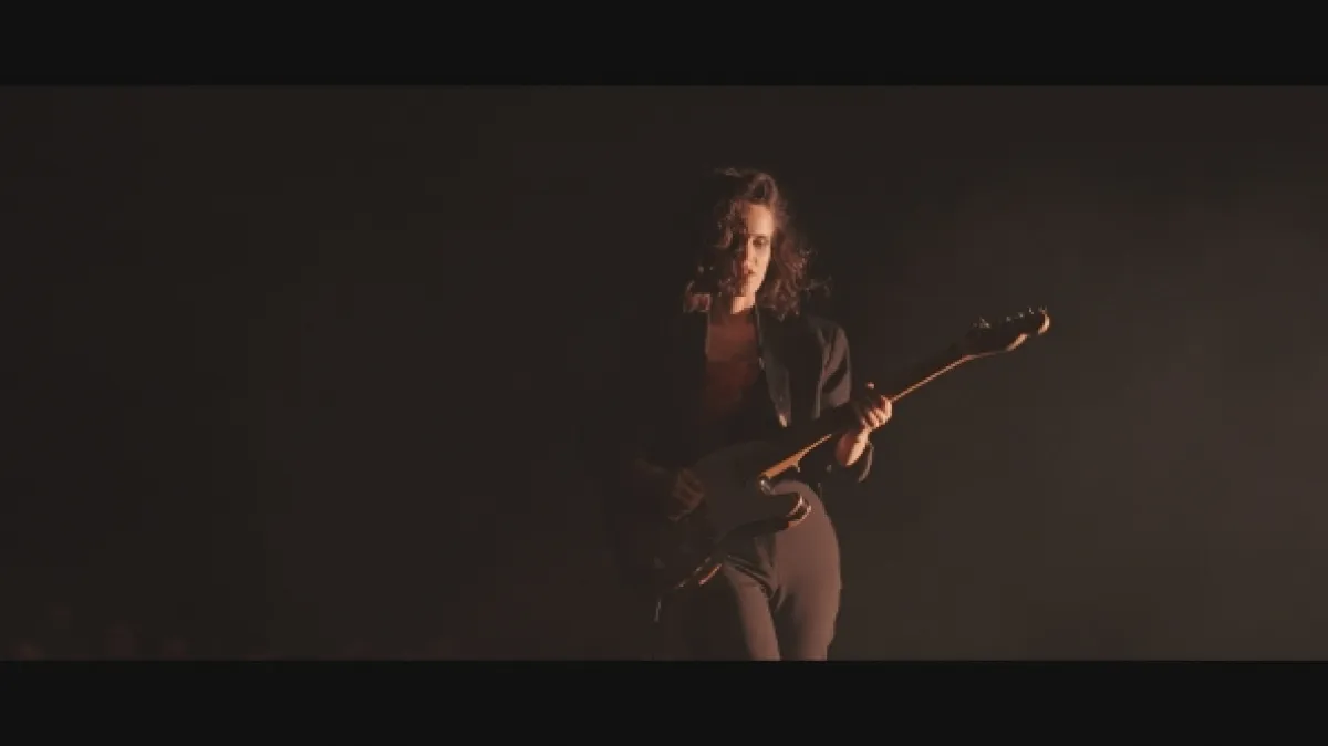 Anna Calvi: Pařížský koncert - fotogaléria