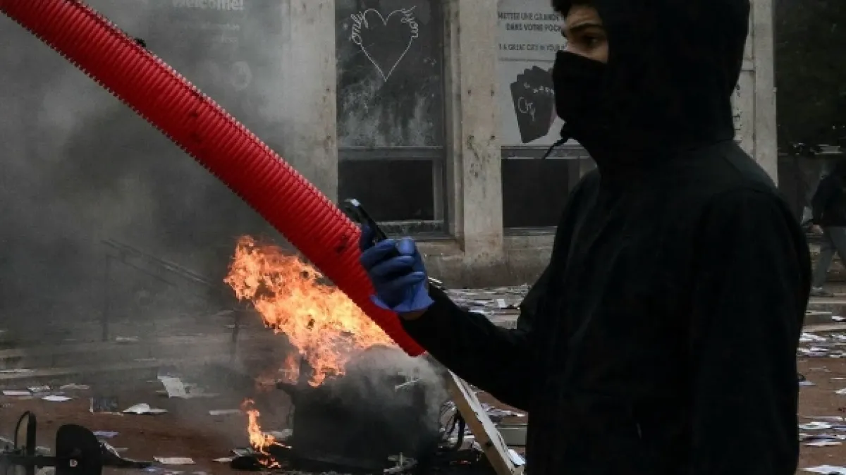 DVTV: Protesty ve Francii - fotogaléria