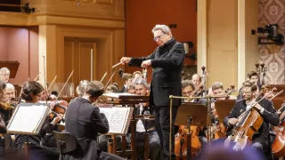 Českou filharmonii řídí Michael Tilson Thomas