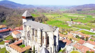 Pyreneje, přirozená hranice mezi Francií a Španělskem