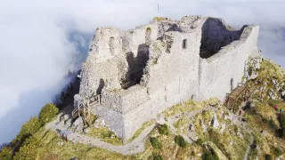 Pyreneje, přirozená hranice mezi Francií a Španělskem