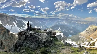 Narodení v Skalnatých horách (1/2)