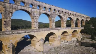 Megamosty: Oblouky nad propastí