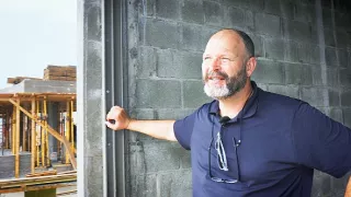 PETR KOLÁŘ - architekt, který si plní své sny