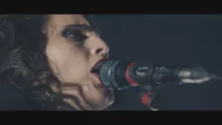 Anna Calvi: Pařížský koncert
