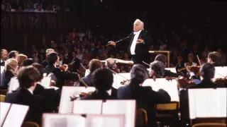 Bernstein řídí Debussyho Moře