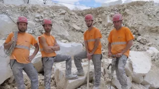 Chlapi z kameňa (3)