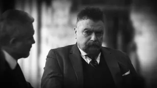 Dva muži v roce jedna