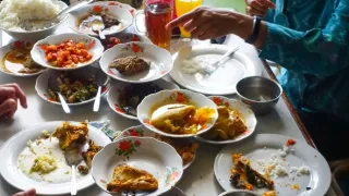 Anthony Bourdain: Neznámé končiny XII (7)