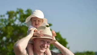 Otcovia v úlohách matiek