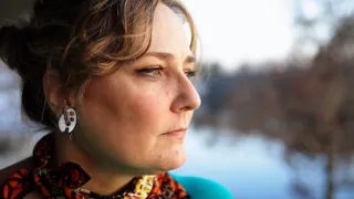 Ghislaine Maxwellová a jej obete (2/3)