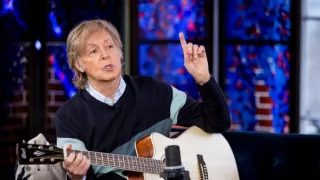 Idris Elba zpovídá Paula McCartneyho