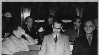 Nacisti na úteku (1)