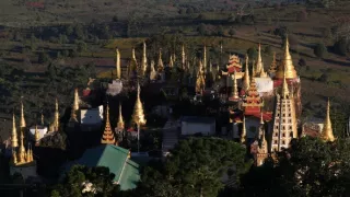 Myanmar, ve stínu barmských pagod
