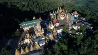 Myanmar, ve stínu barmských pagod