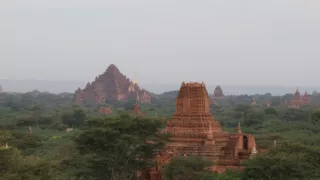 Myanmar, ve stínu barmských pagod
