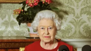 Alžbeta II. zblízka