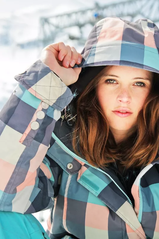 Kočka na snowboarde (Chalet Girl), 2011 - fotogaléria