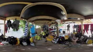 Dobrodružstvo s kŕdľom sedemsto žralokov