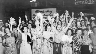 1945: Japonsko kapituluje, USA slaví