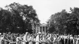 1945: Japonsko kapituluje, USA slaví