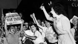 1945: Japonsko kapituluje, USA slaví