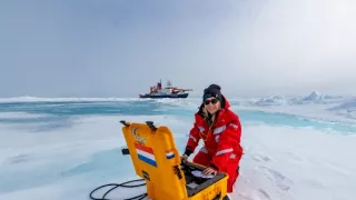 Arktické driftovanie (1/2)