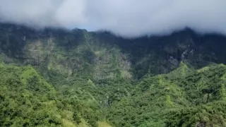 Cesta za posvätnými úhormi vo Francúzskej Polynézii