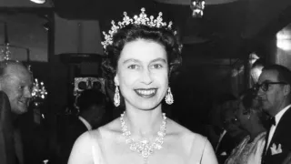 Alžbeta I. a Alžbeta II., zlaté kráľovné (1/2)