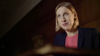 Alžbeta I. a Alžbeta II., zlaté kráľovné (1/2)