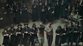 Šumařova cesta z pódia na plátno