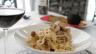 Manu a Matěj na cestě podél Apenin (4/10)