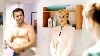 Bezva ženská na krku