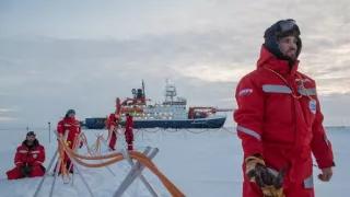 Arktické driftování: Rok na sněhu (1/2)