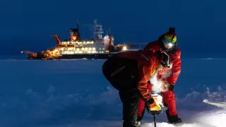 Arktické driftování: Rok na sněhu (1/2)