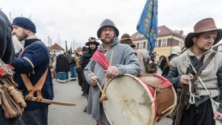 K pocte zbraň! (5/8)