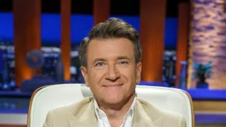 Mezi žraloky XI (24, 25)