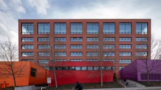 Tak trochu poučný barak