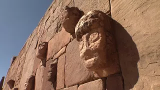 České stopy na brehu bájneho jazera Titicaca