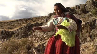 České stopy na brehu bájneho jazera Titicaca