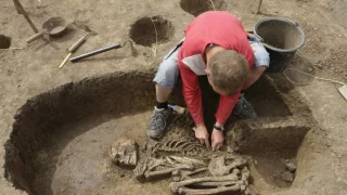 Pod povrchom - storočné pôsobenie archeologického ústavu