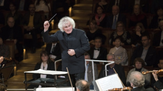 Rattle řídí Berlínské filharmoniky