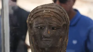 Tajemství skrytá v písku (5/6)