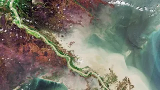 Zázračná planéta: Krajina pohľadom z vesmíru (2/4)