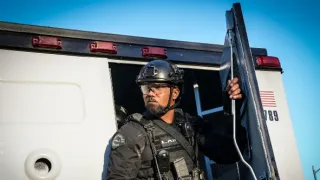 S.W.A.T.: Különleges egység (6)